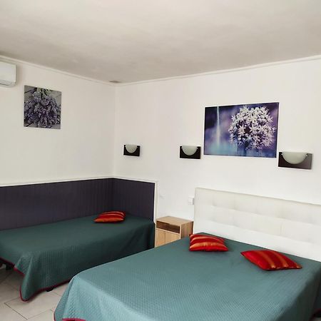Hotel Le Calypso Hyeres Luaran gambar