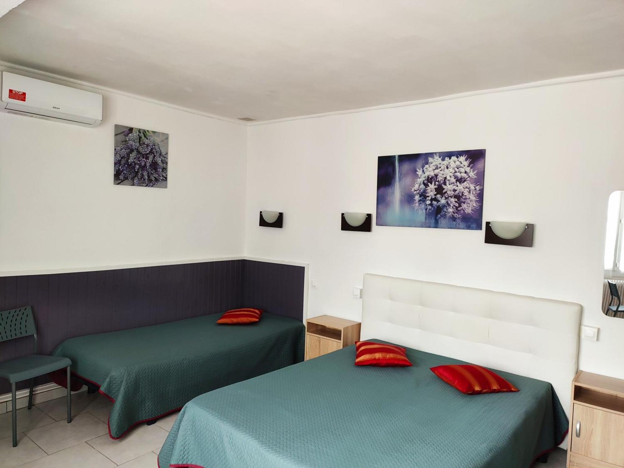 Hotel Le Calypso Hyeres Luaran gambar