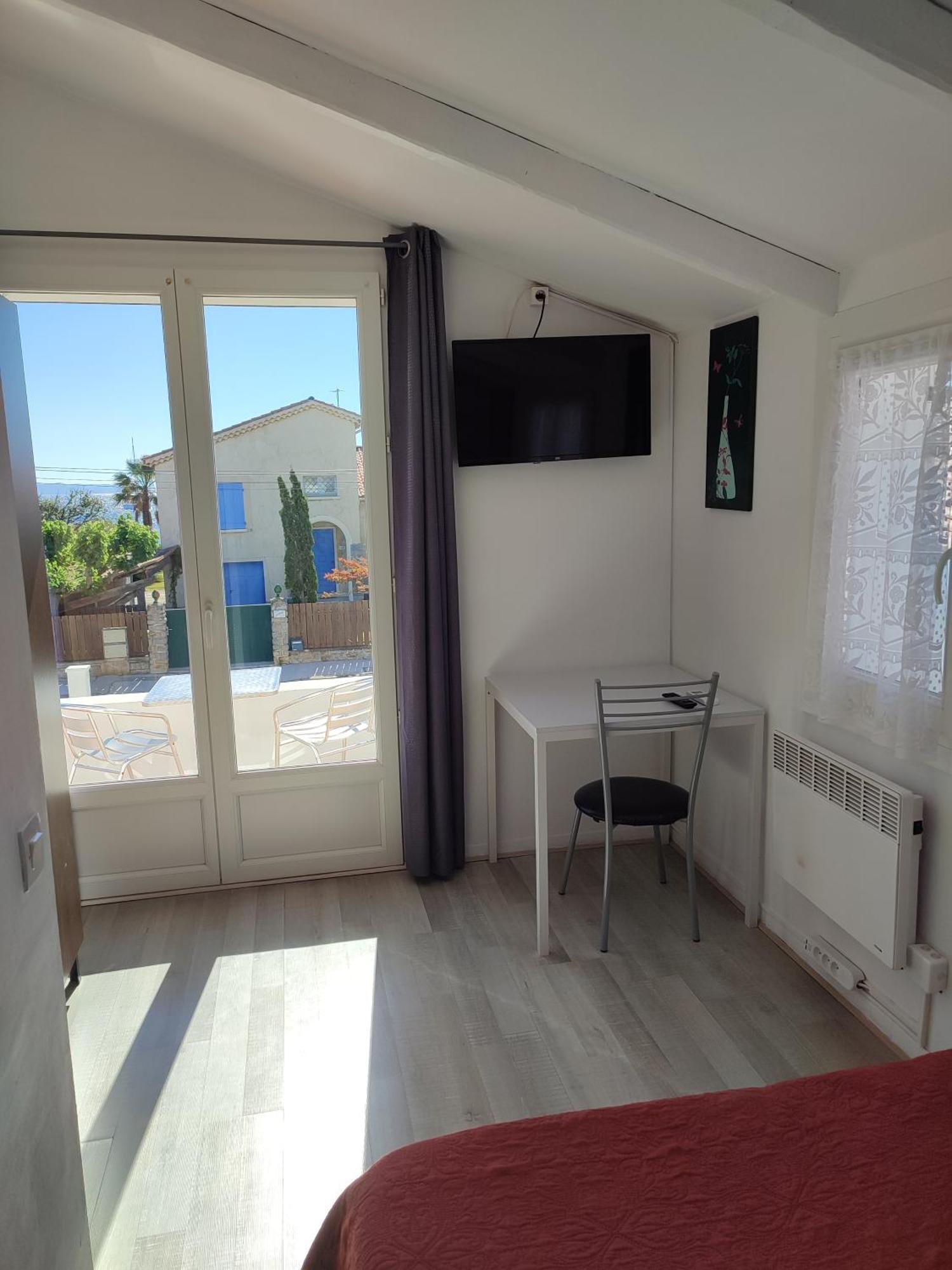 Hotel Le Calypso Hyeres Luaran gambar