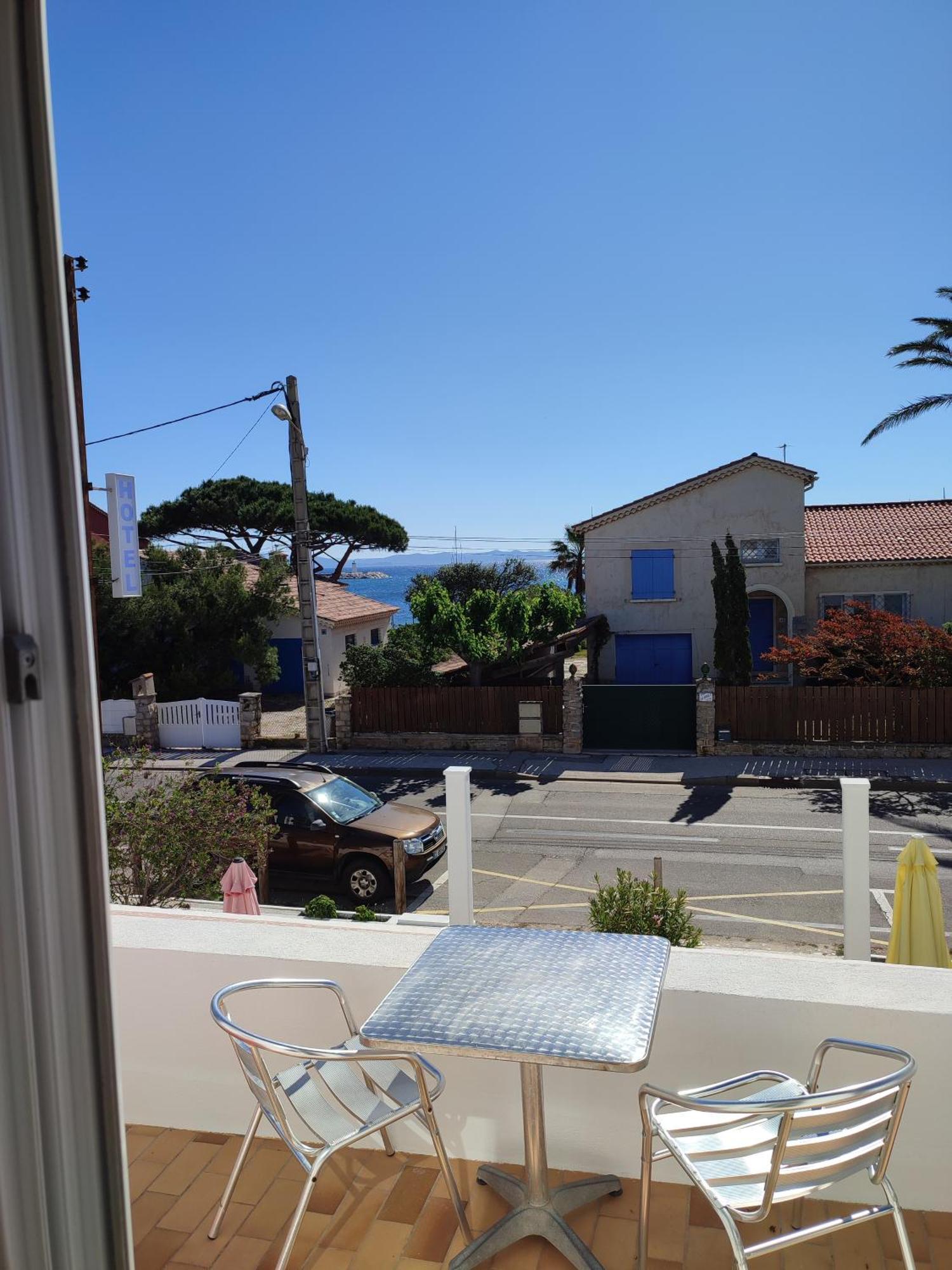 Hotel Le Calypso Hyeres Luaran gambar