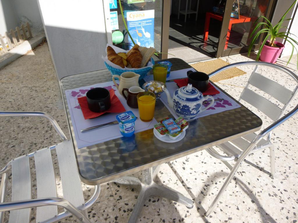 Hotel Le Calypso Hyeres Luaran gambar